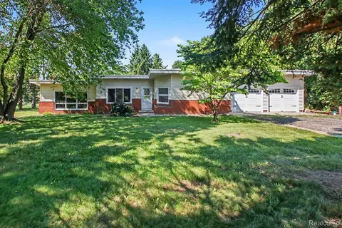 7800 W Sharpe Rd, Handy, MI 48836