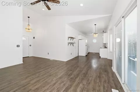 Living - 22825 Teppert Ave, Eastpointe, MI 48021 photo 1 of 1