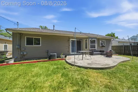 Exterior - 22825 Teppert Ave, Eastpointe, MI 48021 photo 2 of 3