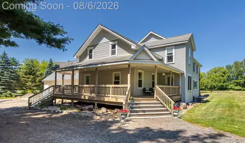 1621 Ray Rd, Oxford, MI 48371