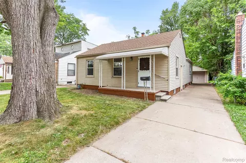 26396 Pennie St, Dearborn Heights, MI 48125