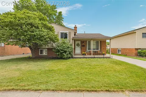 31516 Saint Margaret St, Saint Clair Shores, MI 48082