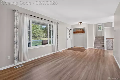 Living - 12232 Dentonview Dr, Tyrone, MI 48430 photo 1 of 4