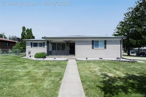 18863 Monica Dr, Clinton Township, MI 48036