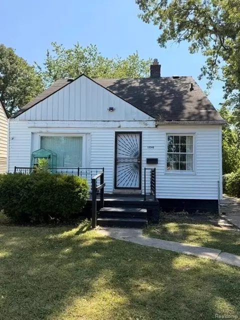 18945 Sawyer St, Detroit, MI 48228