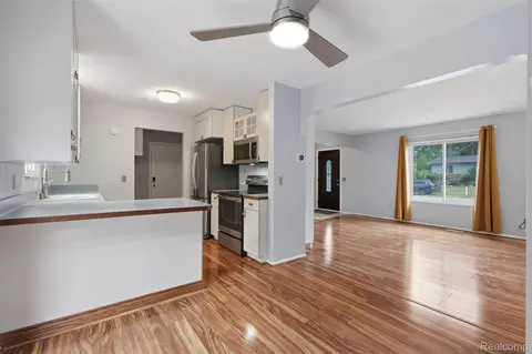 Other - 968 Parallel St, Fenton, MI 48430 photo 2 of 8
