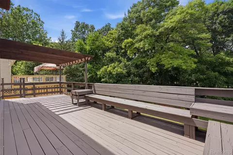 Exterior - 968 Parallel St, Fenton, MI 48430 photo 3 of 7