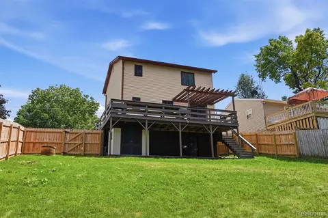 Exterior - 968 Parallel St, Fenton, MI 48430 photo 7 of 7