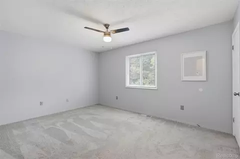 Bedroom - 968 Parallel St, Fenton, MI 48430 photo 1 of 6
