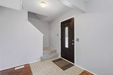 Entry Way - 968 Parallel St, Fenton, MI 48430 photo 1 of 1