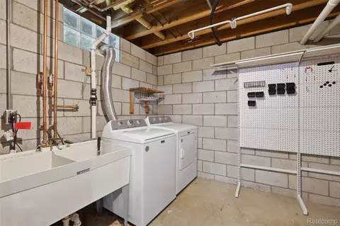Other - 968 Parallel St, Fenton, MI 48430 photo 7 of 8