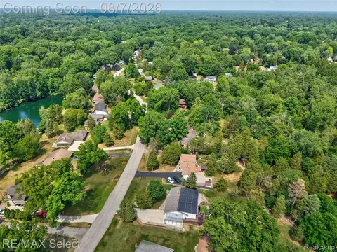 View/Area - 4484 Cedardale Ln, Flushing, MI 48433 photo 3 of 4