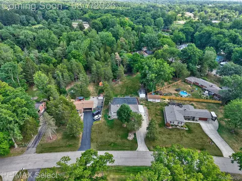 View/Area - 4484 Cedardale Ln, Flushing, MI 48433 photo 2 of 4