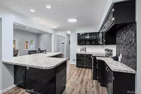 Kitchen - 4484 Cedardale Ln, Flushing, MI 48433 photo 3 of 4