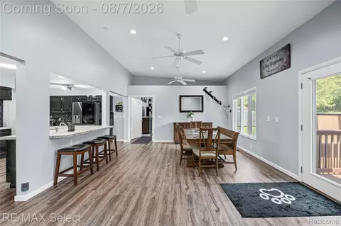 Entry Way - 4484 Cedardale Ln, Flushing, MI 48433 photo 1 of 4