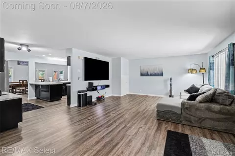 Living - 4484 Cedardale Ln, Flushing, MI 48433 photo 2 of 3