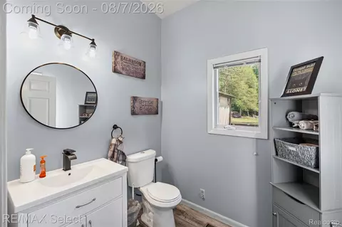 Bath - 4484 Cedardale Ln, Flushing, MI 48433 photo 5 of 5