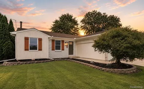 27057 Clark Cir, Chesterfield, MI 48051