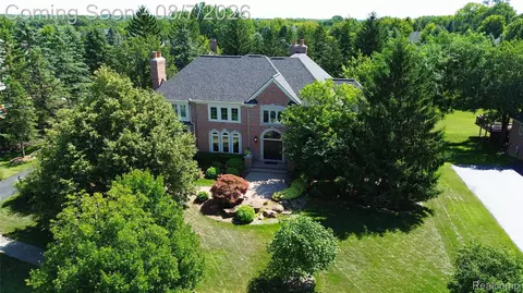 4929 Crestone Way, Oakland, MI 48306