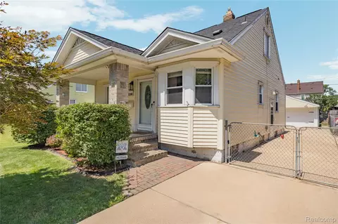 2146 Russell Ave, Lincoln Park, MI 48146