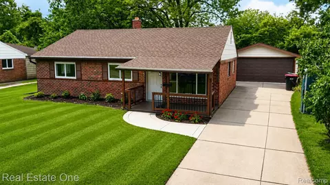 28463 Sutherland St, Southfield, MI 48076