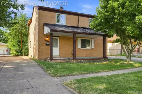 19578 Opal St, Clinton Township, MI 48035