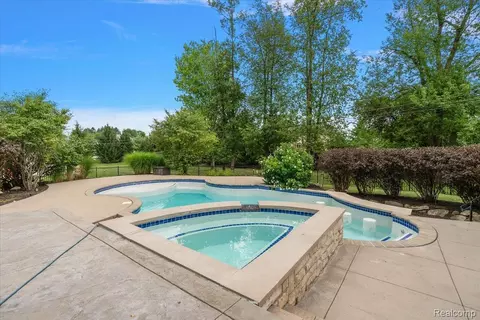 Exterior - 62650 Mound Rd, Washington, MI 48094 photo 13 of 14