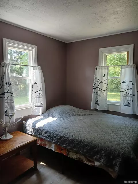 Bedroom - 5349 E Carpenter Rd, Flint, MI 48506 photo 2 of 3
