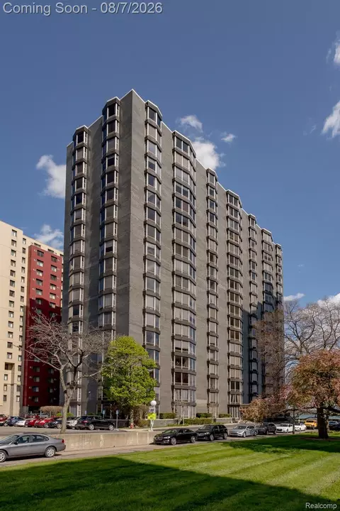 8200 E Jefferson #503, Detroit, MI 48214