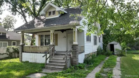 1007 N Oakley St, Saginaw, MI 48602