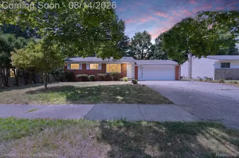 19007 Filmore St, Livonia, MI 48152
