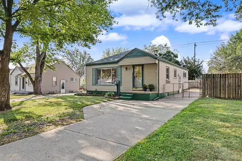 2015 Moran Ave, Lincoln Park, MI 48146
