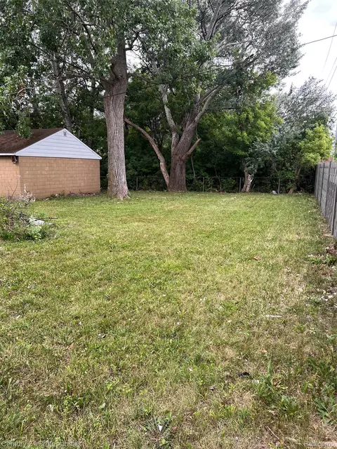 Exterior - 8070 Westpoint St, Taylor, MI 48180 photo 2 of 2