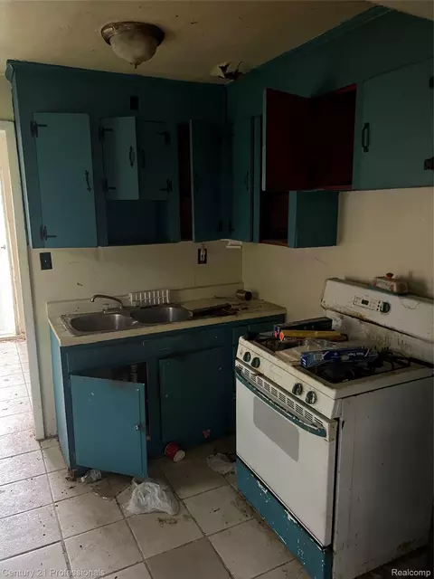 Kitchen - 8070 Westpoint St, Taylor, MI 48180 photo 1 of 1