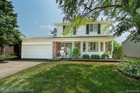 13758 Charrington Dr, Sterling Heights, MI 48313