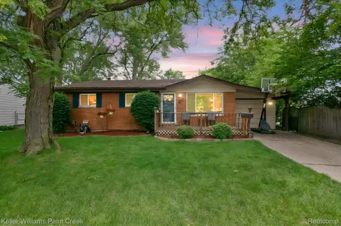 526 Filbert St, Westland, MI 48186