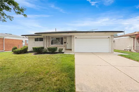35203 Eden Park Dr, Sterling Heights, MI 48312