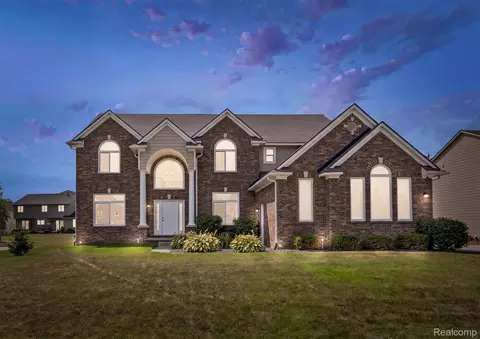 25655 Coach Ln, Lyon, MI 48178