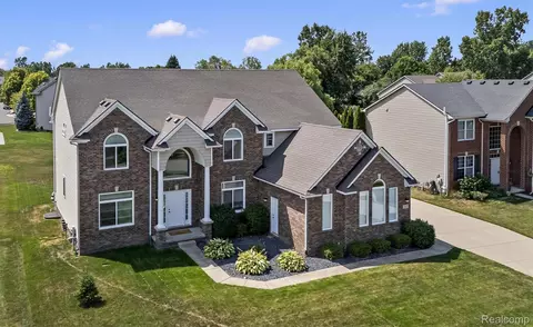 25655 Coach Ln, Lyon, MI 48178
