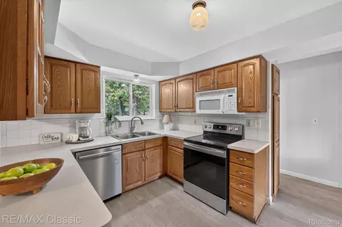 Kitchen - 8200 Hannan Rd, Van Buren, MI 48184 photo 3 of 3
