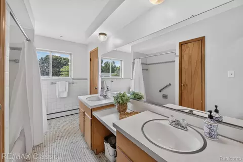 Bath - 8200 Hannan Rd, Van Buren, MI 48184 photo 2 of 2