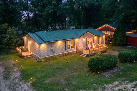 1325 Hillside Dr, Deerfield, MI 48421