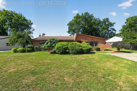 2499 Lafay Dr, West Bloomfield, MI 48324