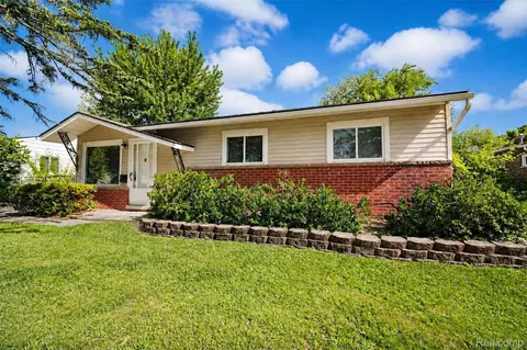 32126 Harvard St, Westland, MI 48186