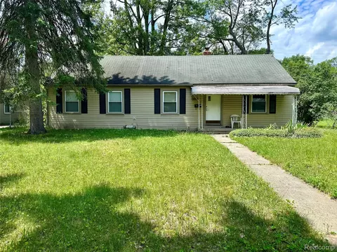20483 Five Points St, Redford, MI 48240