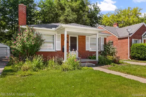 18655 Five Points St, Redford, MI 48240