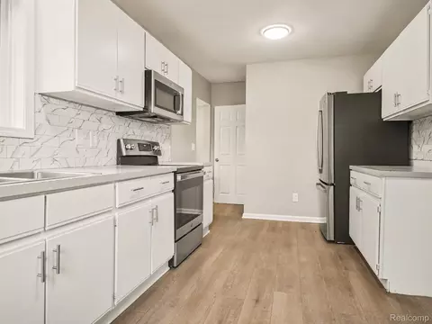 Kitchen - 1109 E Mount Morris St, Mount Morris, MI 48458 photo 2 of 2