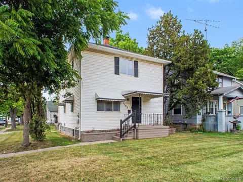 Exterior - 1109 E Mount Morris St, Mount Morris, MI 48458 photo 6 of 7