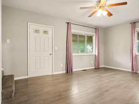 Living - 1109 E Mount Morris St, Mount Morris, MI 48458 photo 1 of 4