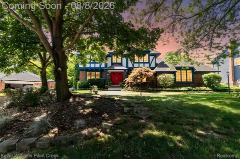 22577 Shadowglen Dr, Farmington Hills, MI 48335